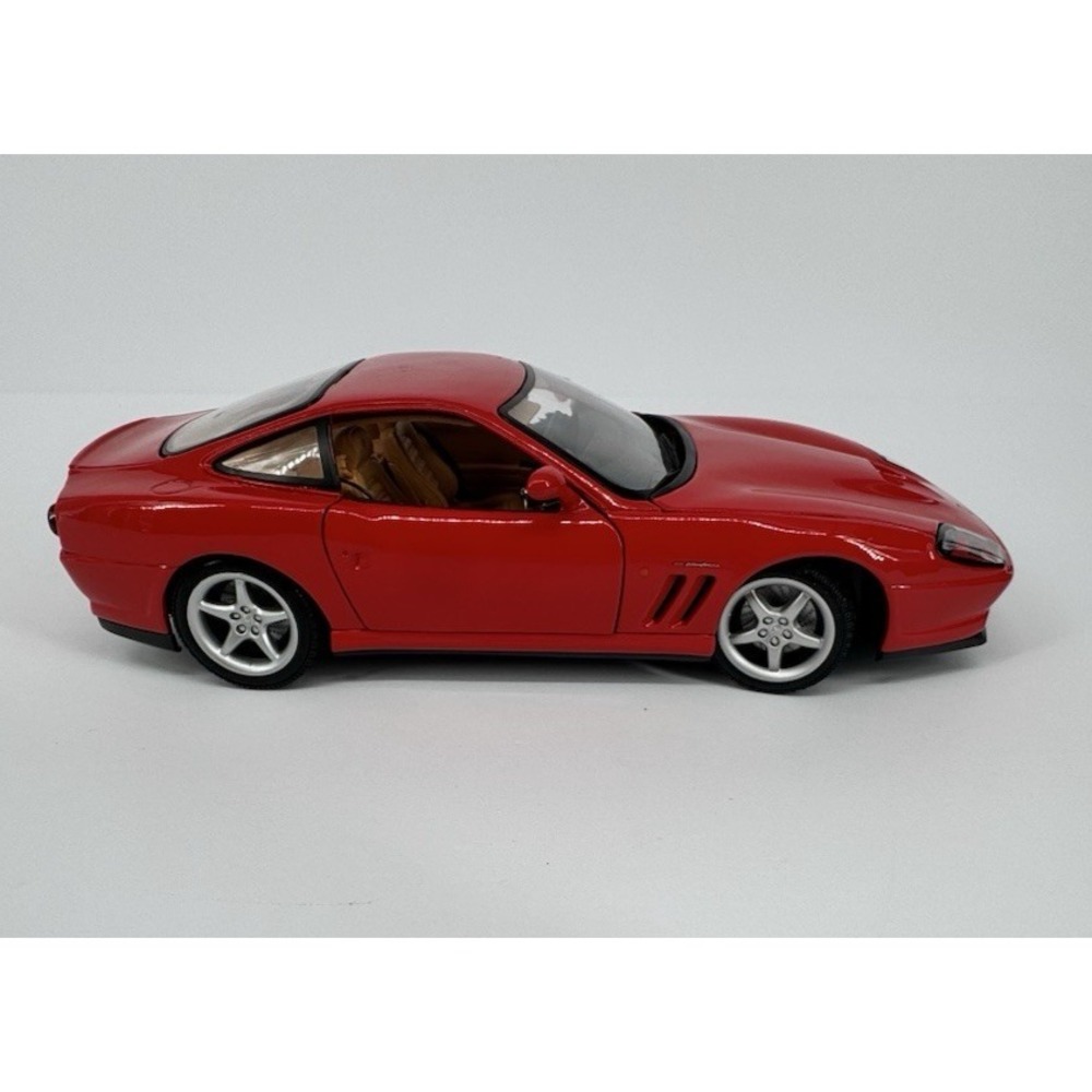 Ferrari 550 Maranello 1:18 Diecast Model Car Red Maisto Opening Parts - Picture 8 of 16